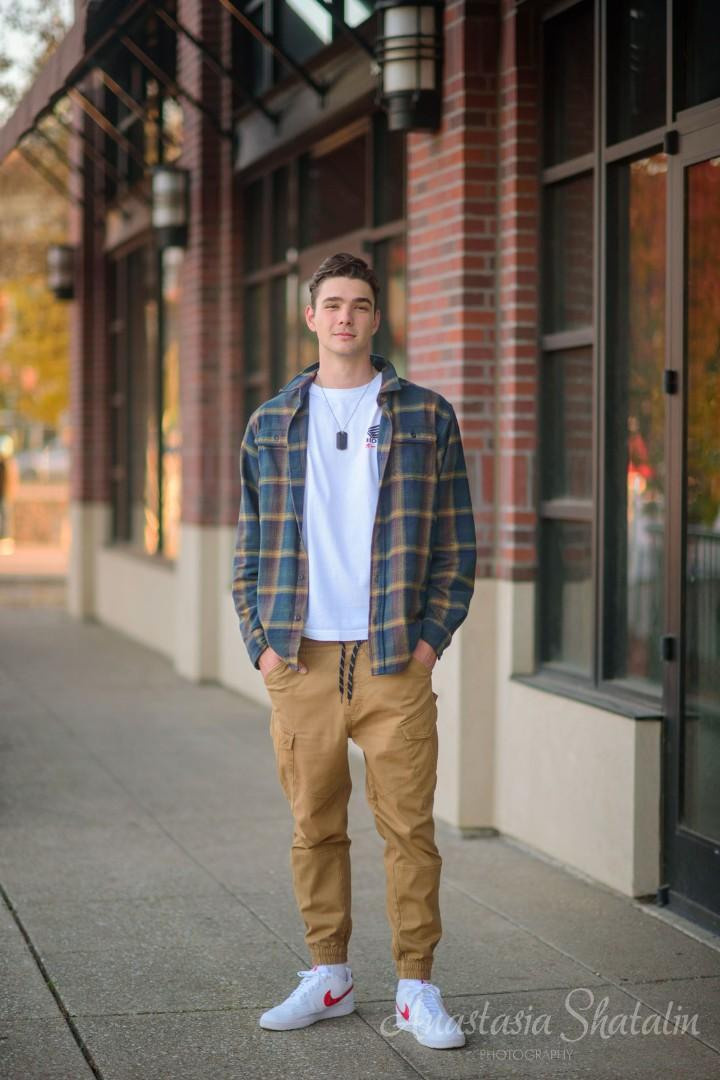 Senior graduation photography Rocklin, Roseville, Granite bay, Eldorado hills. Family photographer in Roseville, Rocklin, Folsom, Sacramento