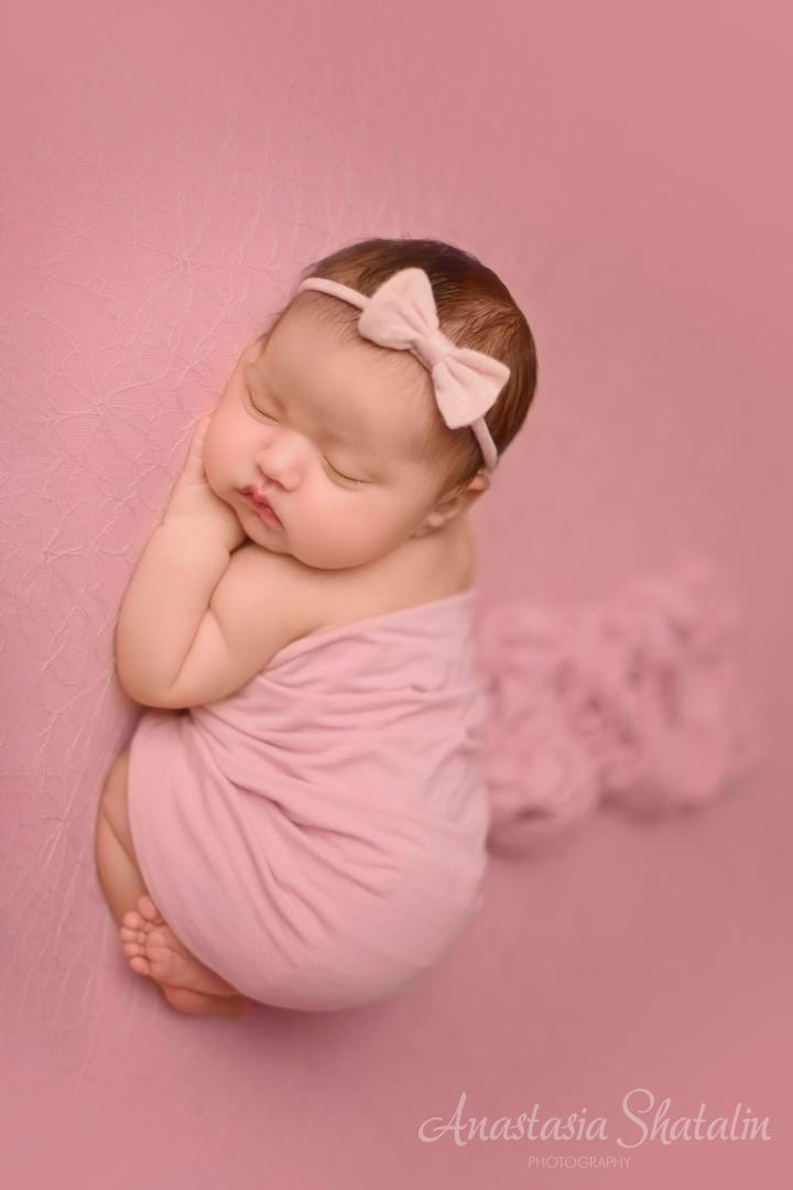 Newborn photos Roseville, Rocklin, Folsom, Sacramento. Family photographer in Roseville, Rocklin, Folsom, Sacramento