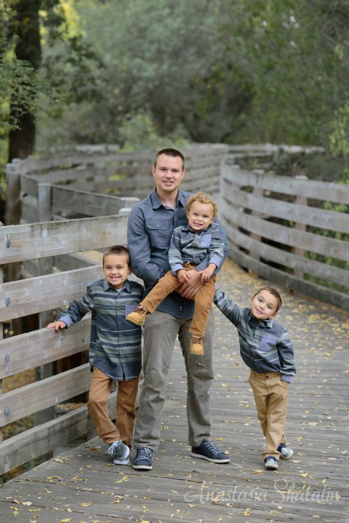 Wooden bridge in Folsom, CA. Perfect location for a photo shoot. Family photographer in Roseville, Rocklin, Folsom, Sacramento