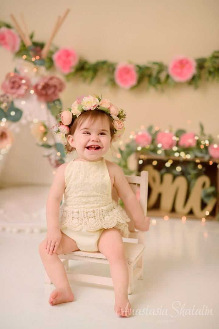 Roseville cake smash. Family photographer in Roseville, Rocklin, Folsom, Sacramento