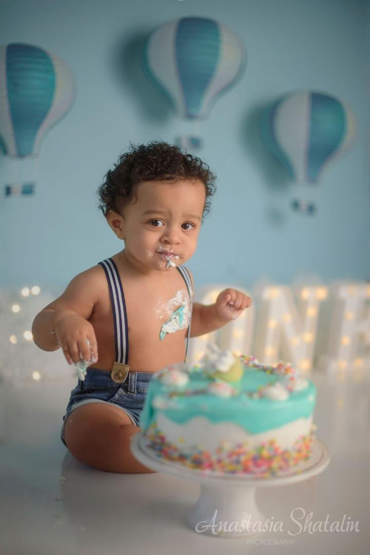 Cake smash photographer Rocklin. Family photographer in Roseville, Rocklin, Folsom, Sacramento