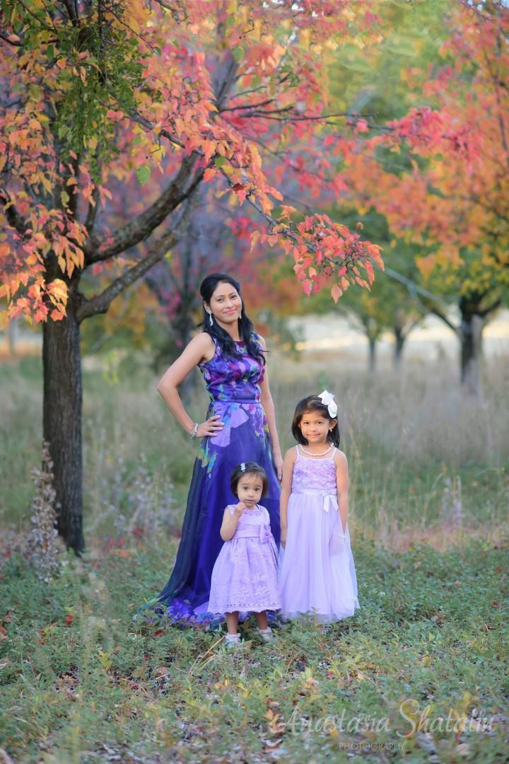 Fall family portrait photographer Folsom, CA. Family photographer in Roseville, Rocklin, Folsom, Sacramento