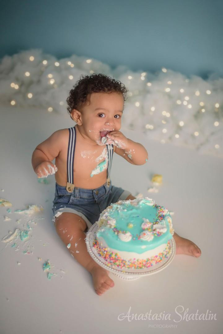 Cake smash photographer Rocklin. Family photographer in Roseville, Rocklin, Folsom, Sacramento