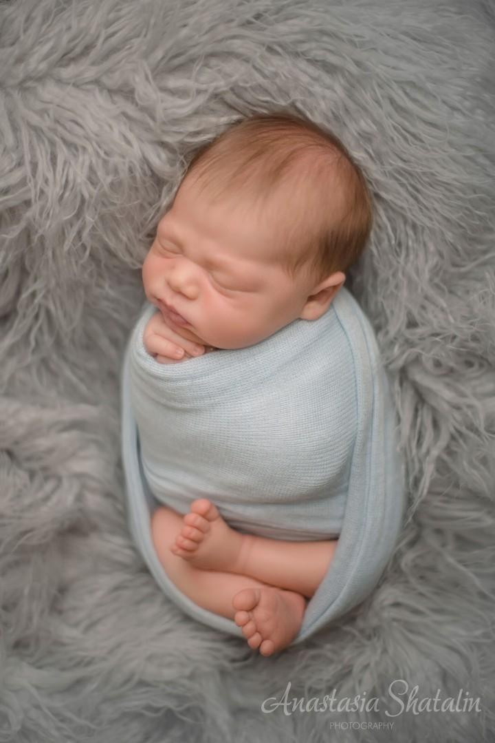 Newborn photographer Sacramento, Elk grove, Roseville. Family photographer in Roseville, Rocklin, Folsom, Sacramento