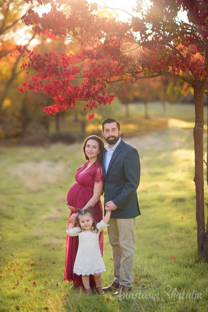 Fall maternity photography Roseville, CA. Family photographer in Roseville, Rocklin, Folsom, Sacramento