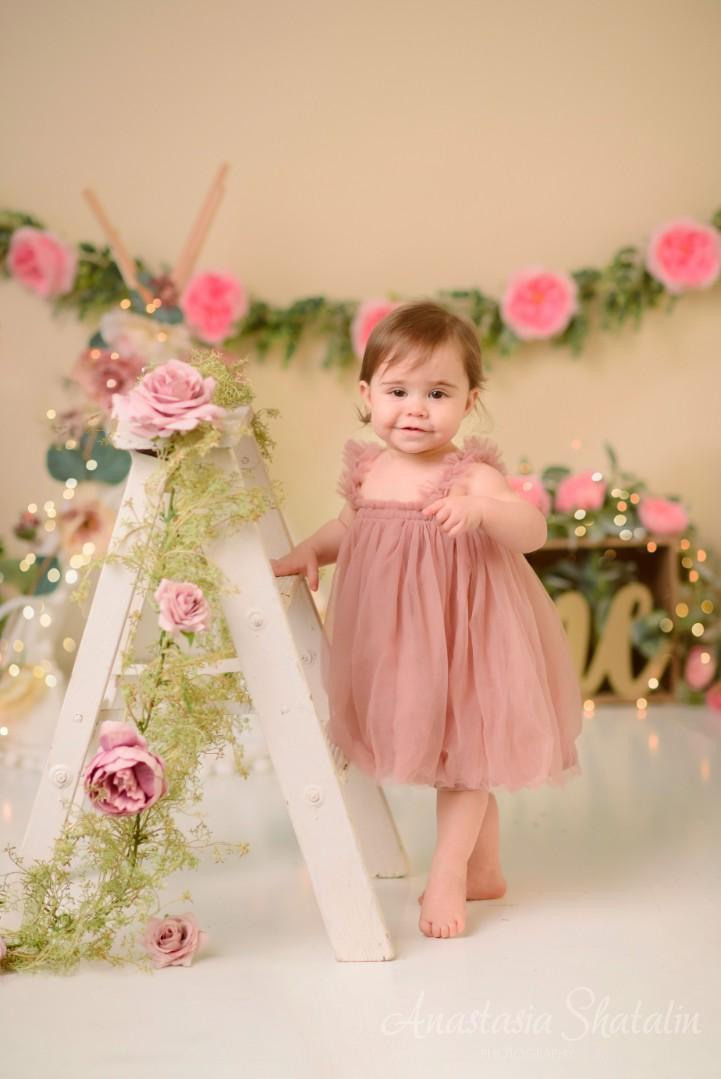 Roseville cake smash. Family photographer in Roseville, Rocklin, Folsom, Sacramento