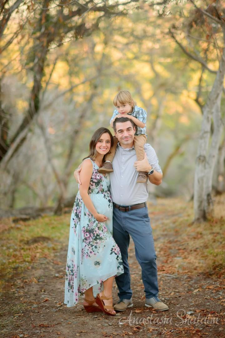 Pregnancy family photoshoot Roseville, Rocklin. Family photographer in Roseville, Rocklin, Folsom, Sacramento