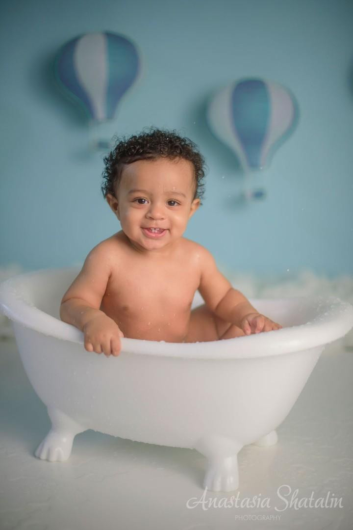 Cake smash photographer Rocklin. Family photographer in Roseville, Rocklin, Folsom, Sacramento