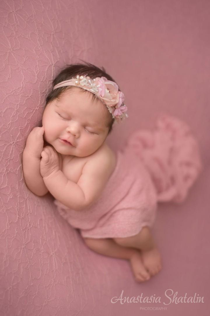 Rocklin newborn photographer. Family photographer in Roseville, Rocklin, Folsom, Sacramento