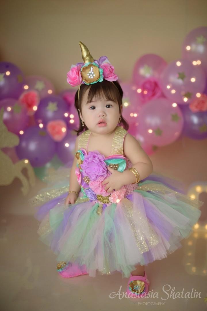 Unicorn first birthday photography session Rocklin. Family photographer in Roseville, Rocklin, Folsom, Sacramento