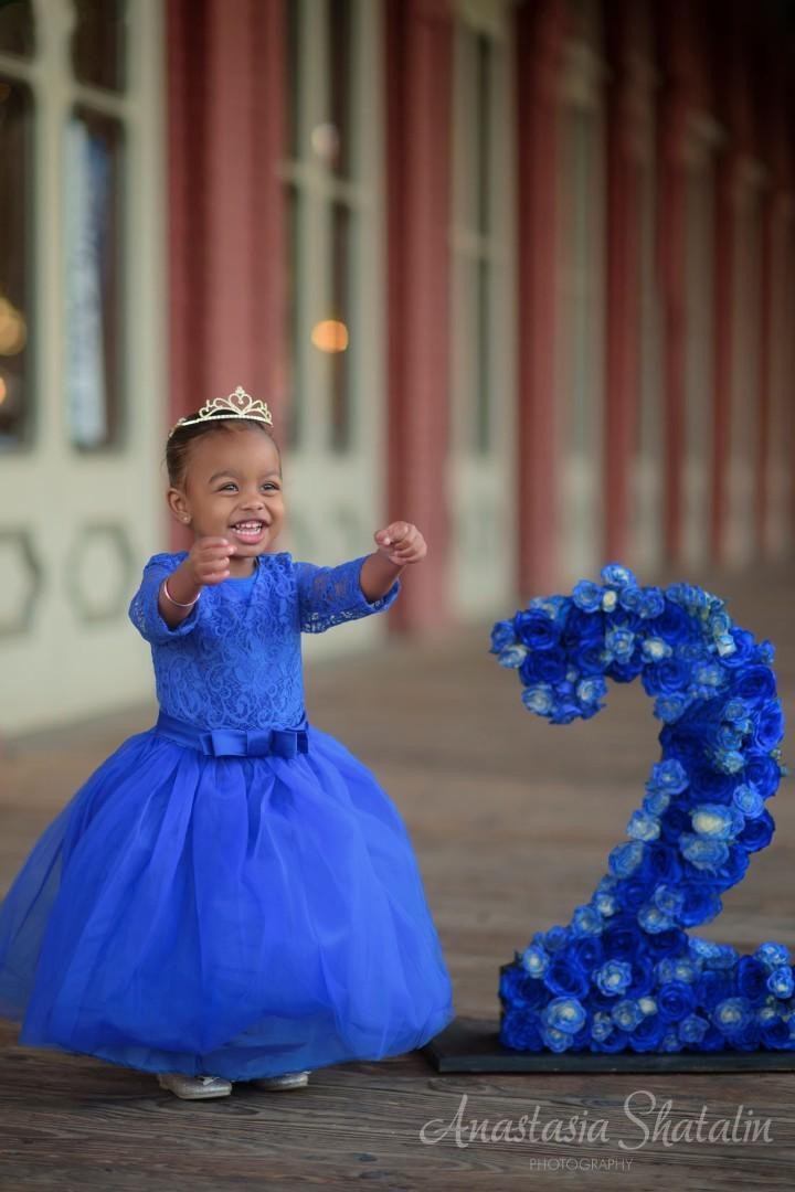 Second birthday photos Rocklin, Roseville, Sacramento. Family photographer in Roseville, Rocklin, Folsom, Sacramento