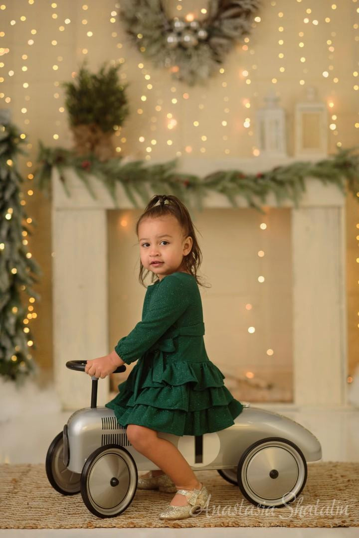 Christmas studio mini session Roseville, Rocklin, Sacramento, Folsom, Elk grove. Family photographer in Roseville, Rocklin, Folsom, Sacramento