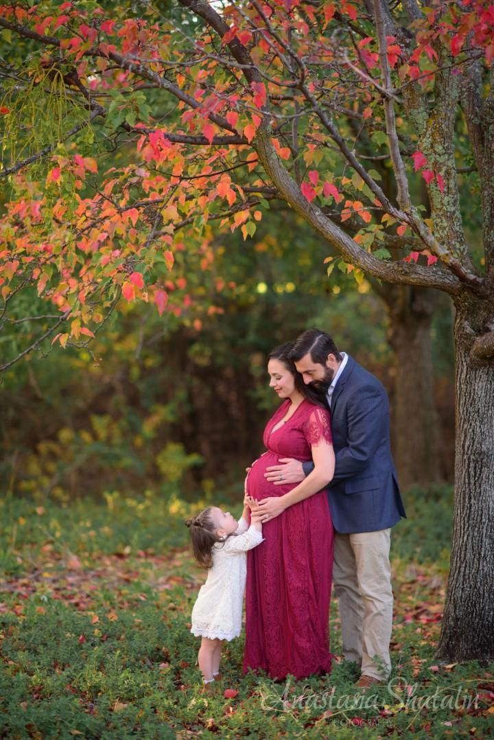 Fall maternity photography Roseville, CA. Family photographer in Roseville, Rocklin, Folsom, Sacramento