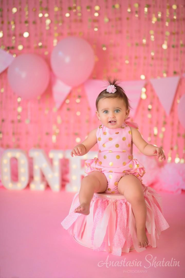 First birthday baby photographer Roseville. Family photographer in Roseville, Rocklin, Folsom, Sacramento