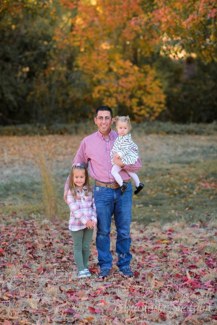 Outdoor fall location with family photographer. Family photographer in Roseville, Rocklin, Folsom, Sacramento