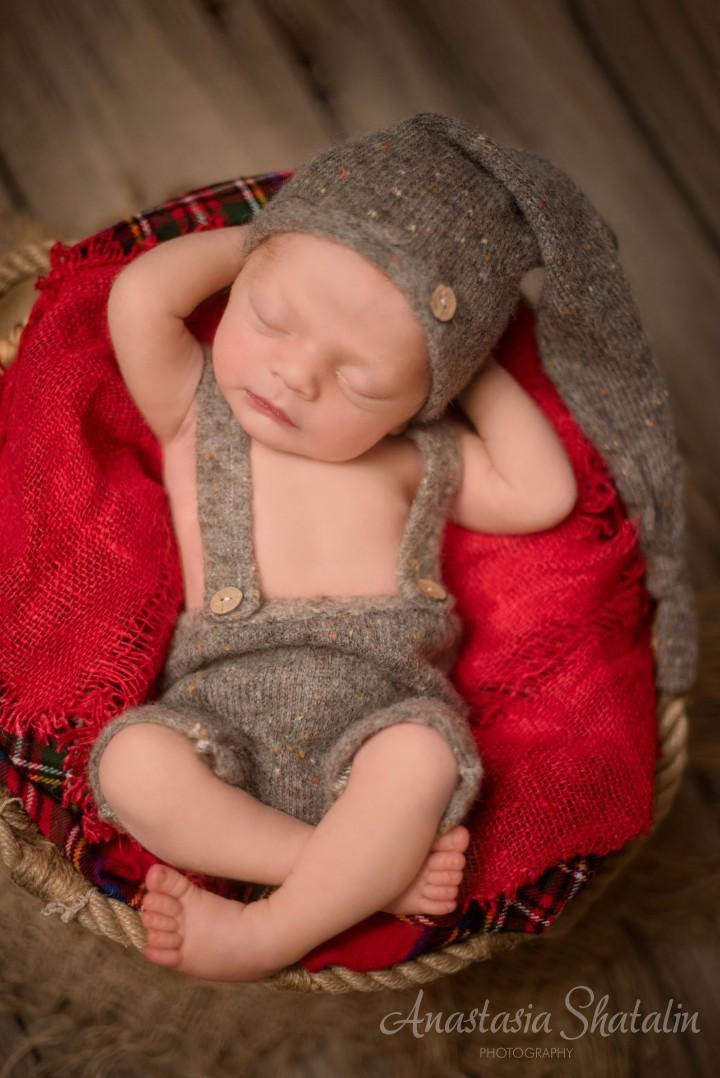 Newborn photographer Rocklin California. Family photographer in Roseville, Rocklin, Folsom, Sacramento