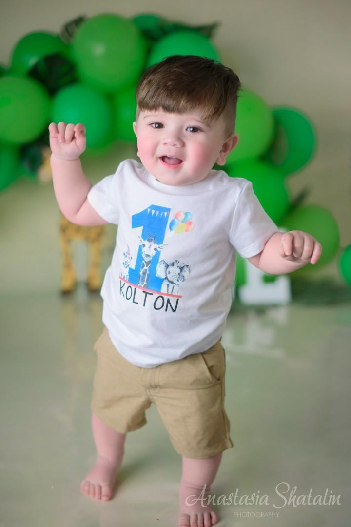 Tarzan jungle cake smash photography Sacramento. Family photographer in Roseville, Rocklin, Folsom, Sacramento