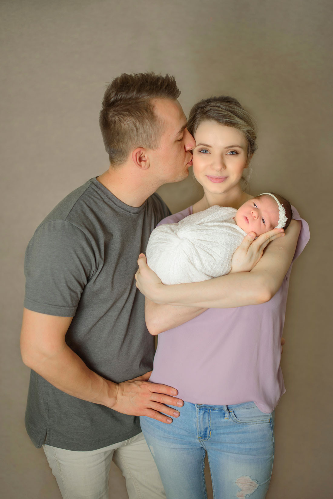 Newborn photography in Roseville, CA. Family photographer in Roseville, Rocklin, Folsom, Sacramento