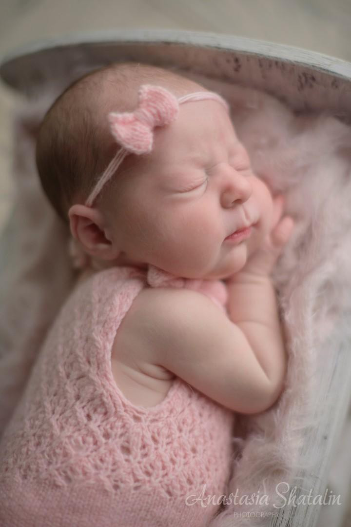 Newborn photography Sacramento. Family photographer in Roseville, Rocklin, Folsom, Sacramento