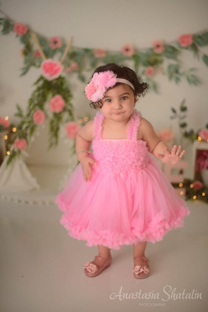 Smashing cake photography Roseville. Family photographer in Roseville, Rocklin, Folsom, Sacramento