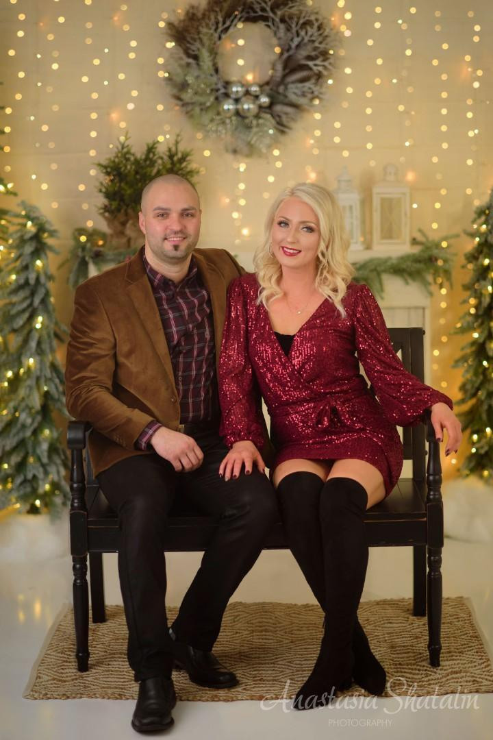 Christmas studio mini session Roseville, Rocklin, Sacramento, Folsom, Elk grove. Family photographer in Roseville, Rocklin, Folsom, Sacramento