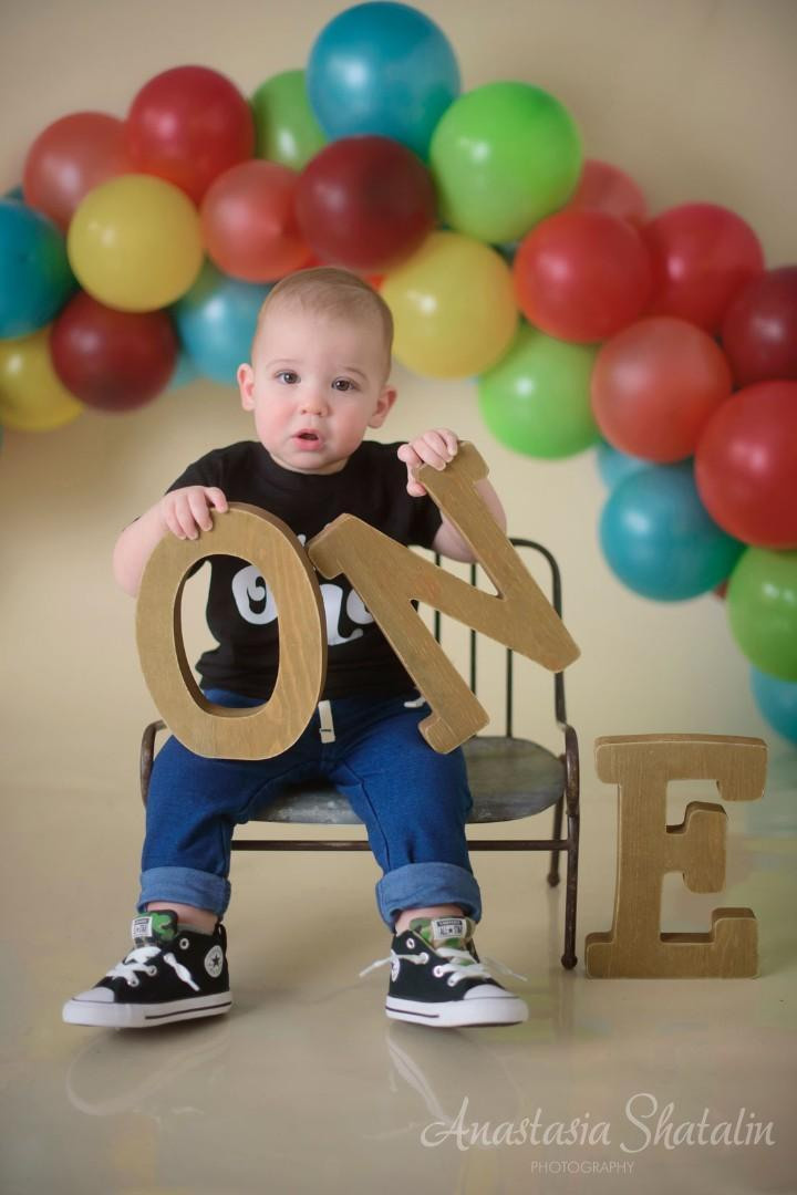 First birthday baby photos Roseville, Rocklin, Sacramento. Family photographer in Roseville, Rocklin, Folsom, Sacramento