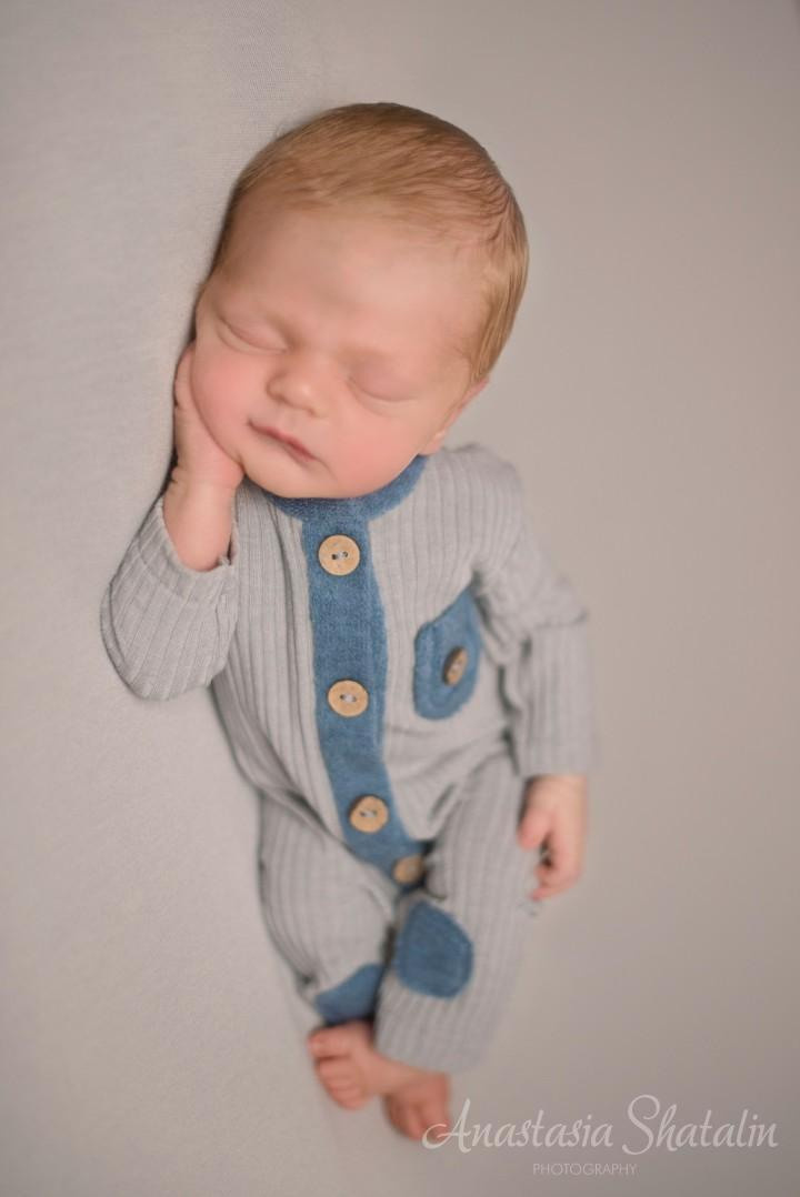 Newborn photographer Rocklin California. Family photographer in Roseville, Rocklin, Folsom, Sacramento