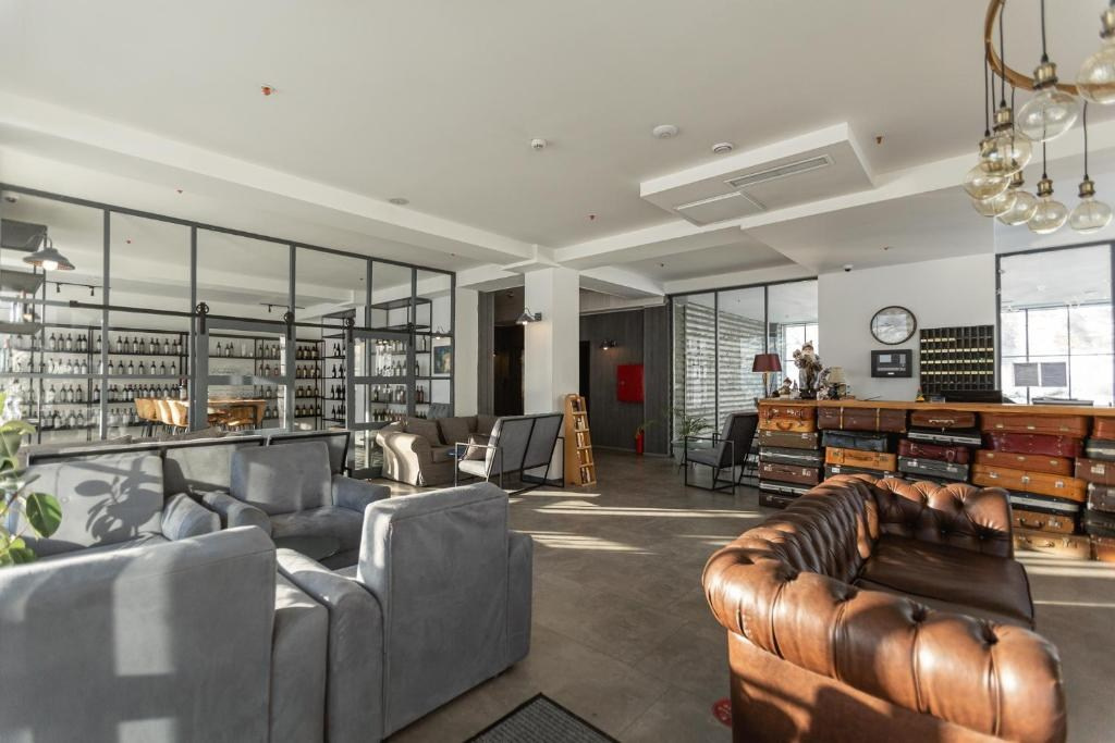 Roshe Gudauri. Главная