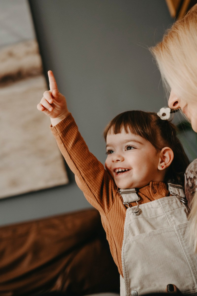 Natasa, Ema i Lazar — porodicno fotografisanje kod kuce. Deciji i porodicni fotograf u Beogradu Oksana Skendzic
