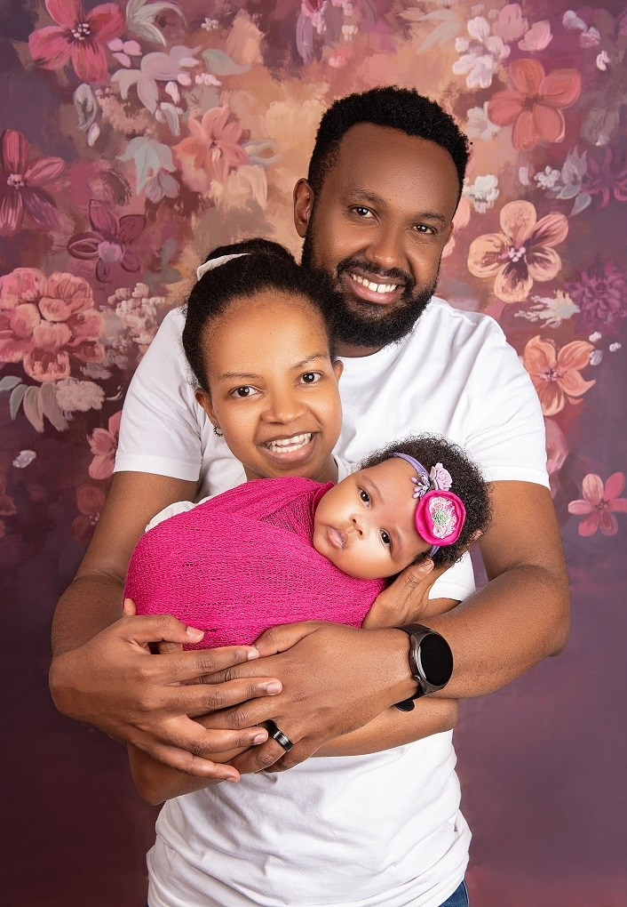 I love to capture beautiful families in Nairobi and Mombasa Kenya. Newborn, Baby, Maternity and Family Photographer Nairobi Mombasa Kenya