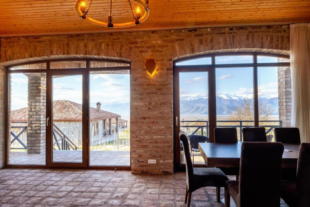 Schuchmann Wines Château, Villas & SPA. Главная