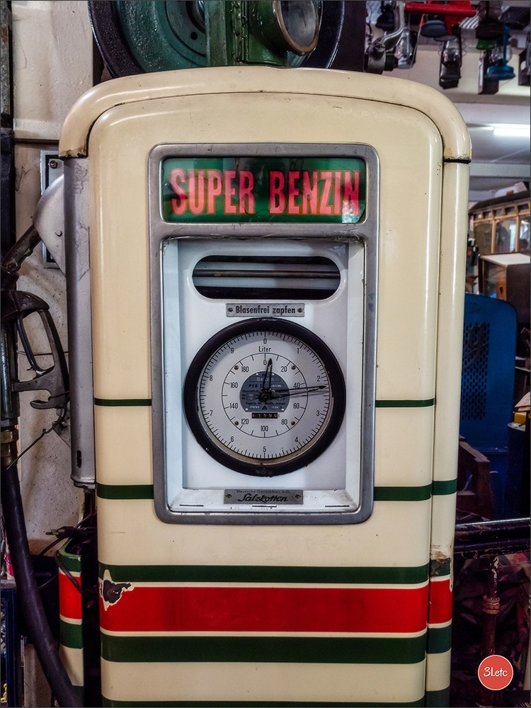 Удивительное место - частный музей старинного хлама - Fahrzeugmuseum. Photographe à Strasbourg | Portraits, Studio, Enfants, Événements