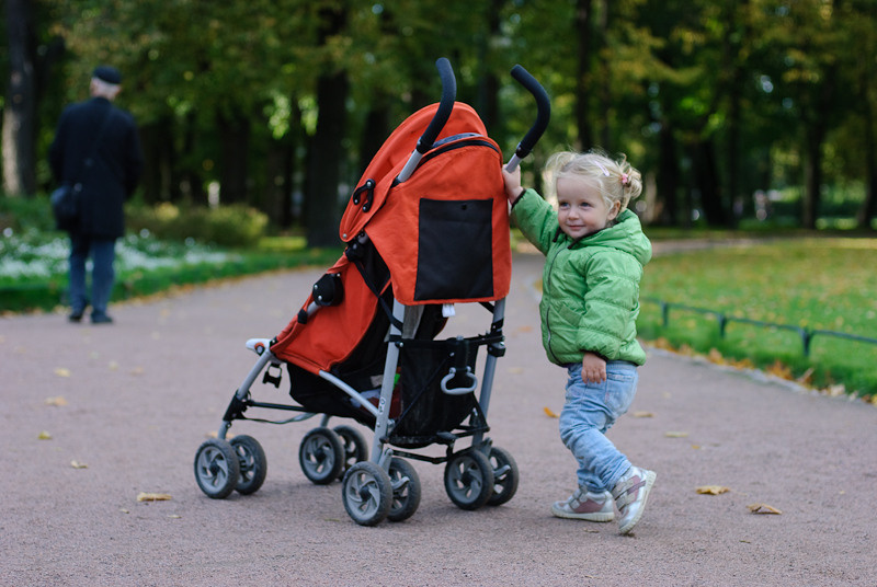 Jana and Katya at Mikhailovsky garden. Victoria Dini. Art photography in London / Folkestone, UK