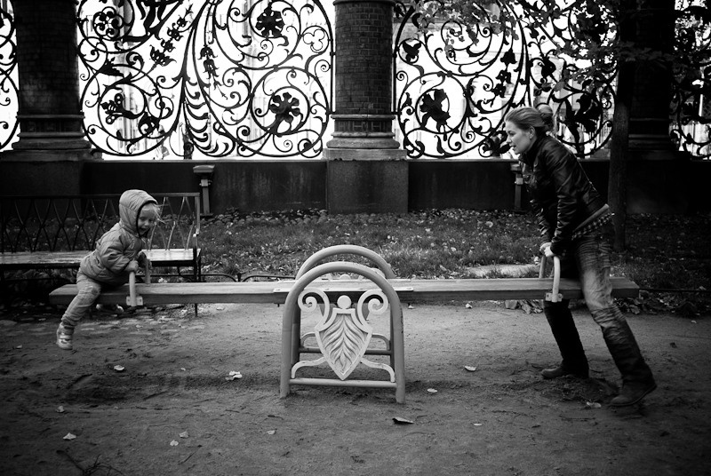 Jana and Katya at Mikhailovsky garden. Victoria Dini. Art photography in London / Folkestone, UK