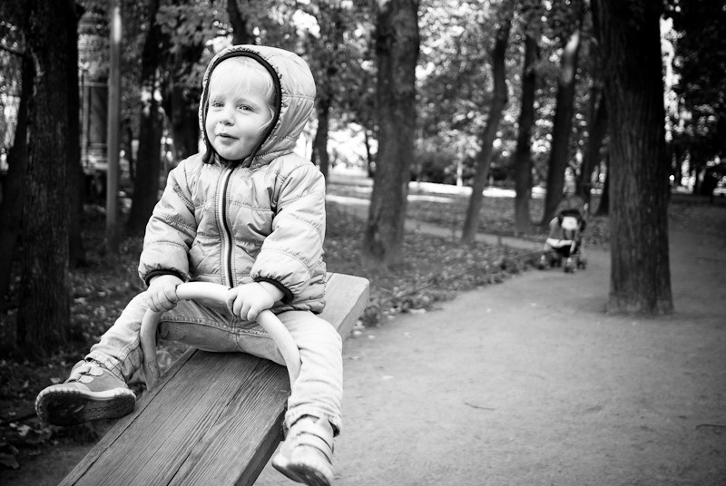 Jana and Katya at Mikhailovsky garden. Victoria Dini. Art photography in London / Folkestone, UK