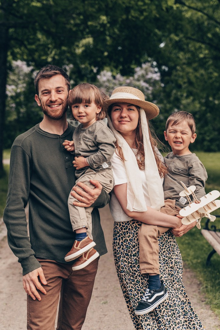 Dressing For A Family Photoshoot — Barcelona Family Photographer tips. DiaFoto — Wow Photographer in Barcelona | Premium Barcelona Photoshoot Experience