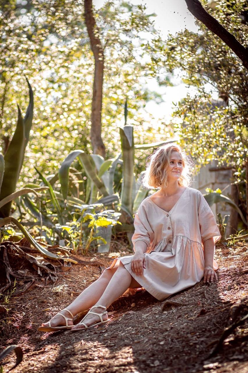 Mom and daughter photo walk in National Garden. Family Photographer in Greece