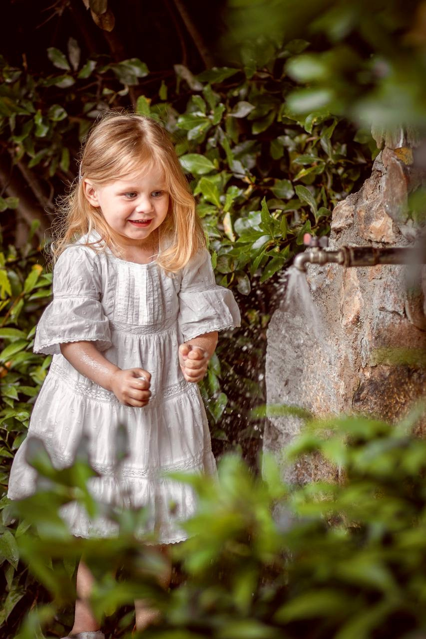 Mom and daughter photo walk in National Garden. Family Photographer in Greece