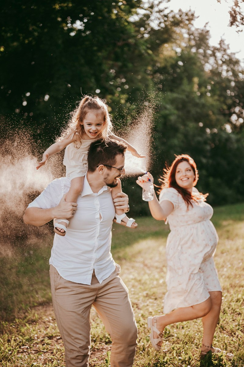 Kristina, Milos i Kalina / porodicno fotografisanje u prirodi. Deciji i porodicni fotograf u Beogradu Oksana Skendzic