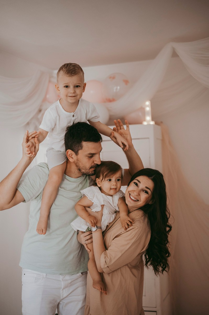 Srnin prvi rodjendan. Deciji i porodicni fotograf u Beogradu Oksana Skendzic