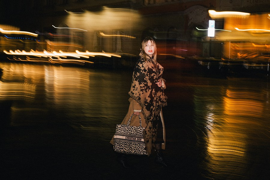 Kristina. Nocny spacer. Fotograf w Krakowie i Europie