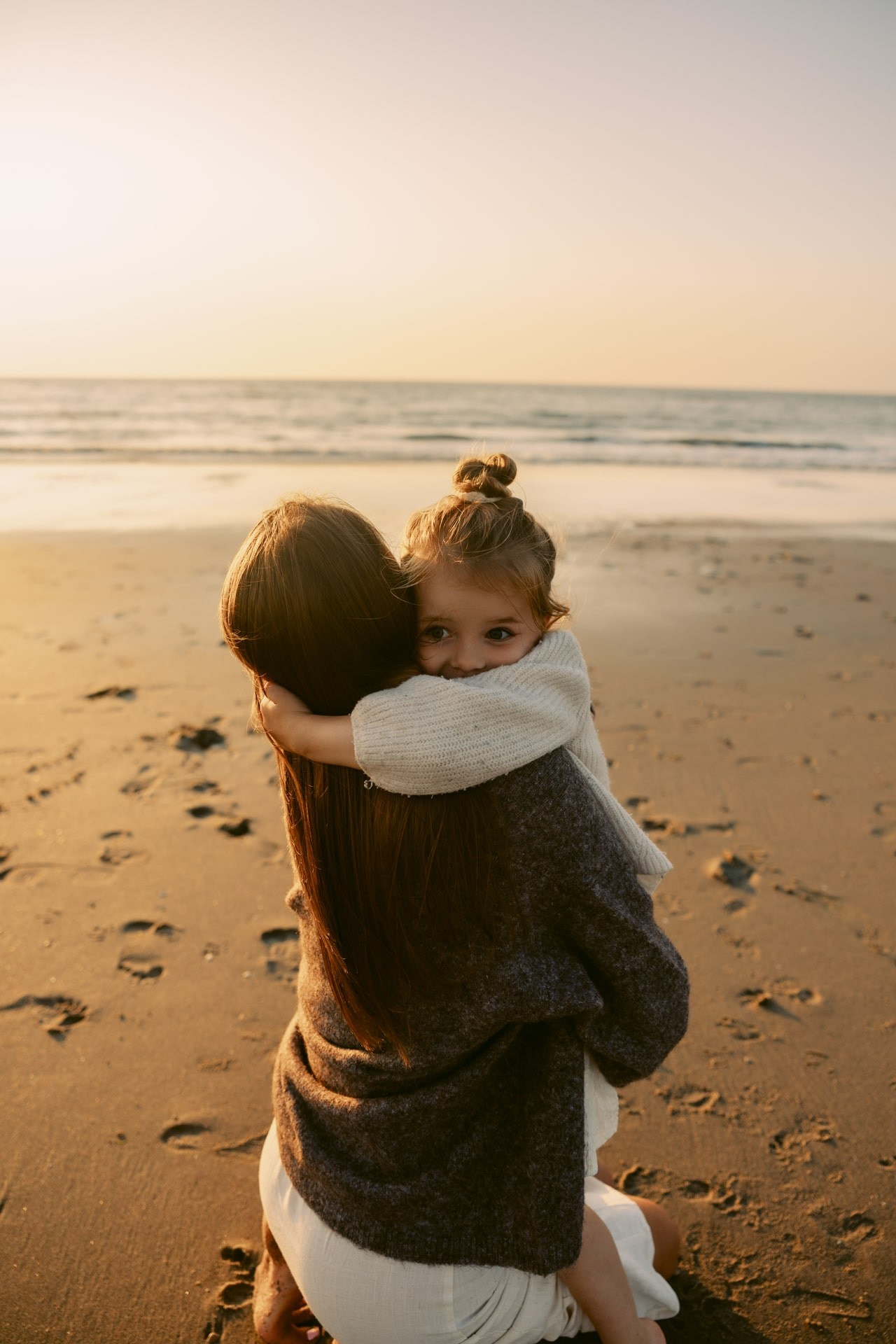 Seaside Portraits — Summer Breeze in Hoek van Holland. Romantic & Soulful Photography by Natalia Olhova in Rotterdam