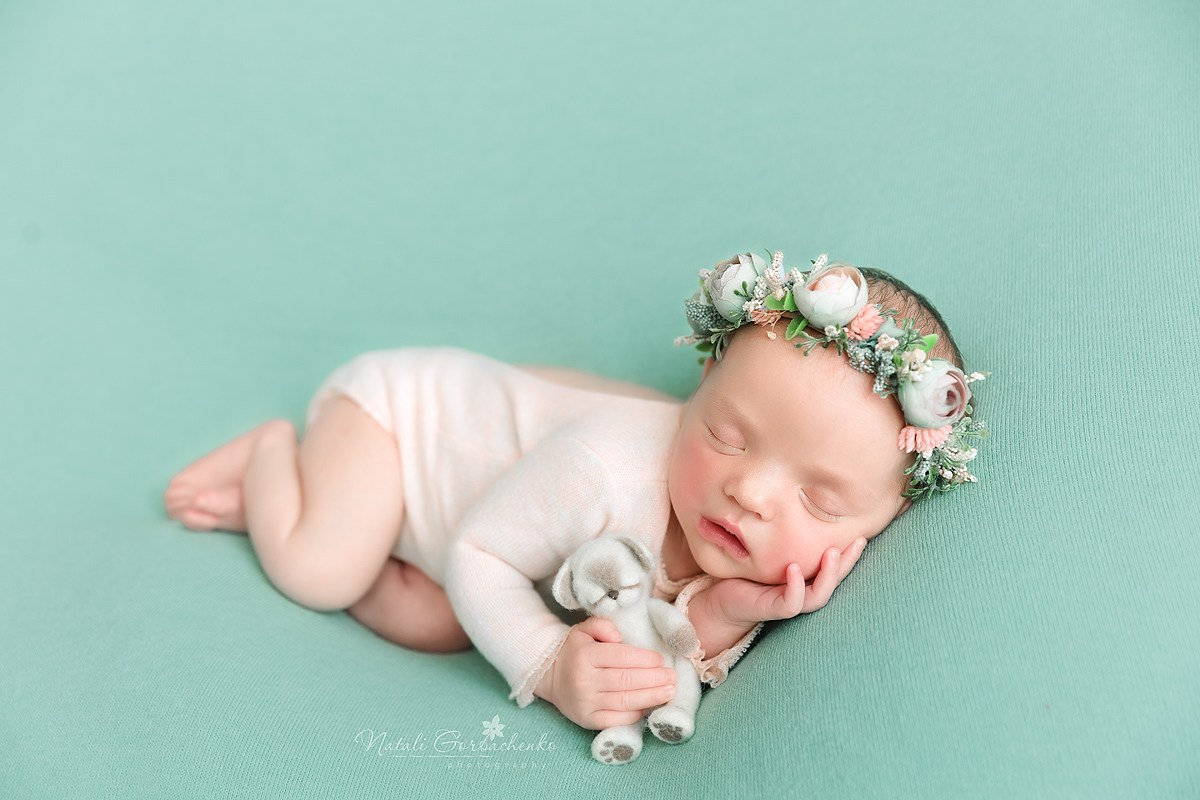Новонароджені малюки. Дитячий, сімейний, а також newborn фотограф і викладач у Києві Наталія