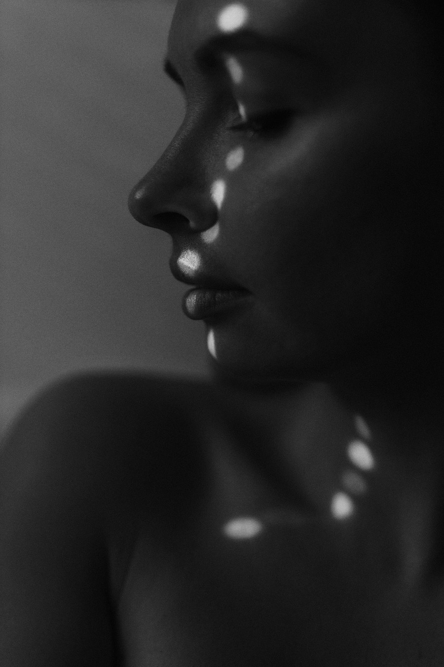 Emilia. Sesja w domu i ogrodzie. Fotograf w Krakowie i Europie