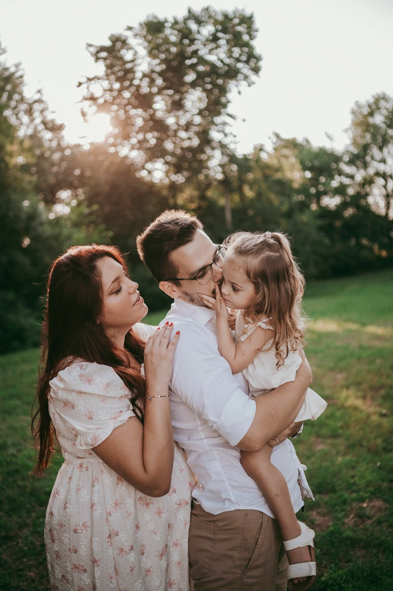 Kristina, Milos i Kalina / porodicno fotografisanje u prirodi. Deciji i porodicni fotograf u Beogradu Oksana Skendzic