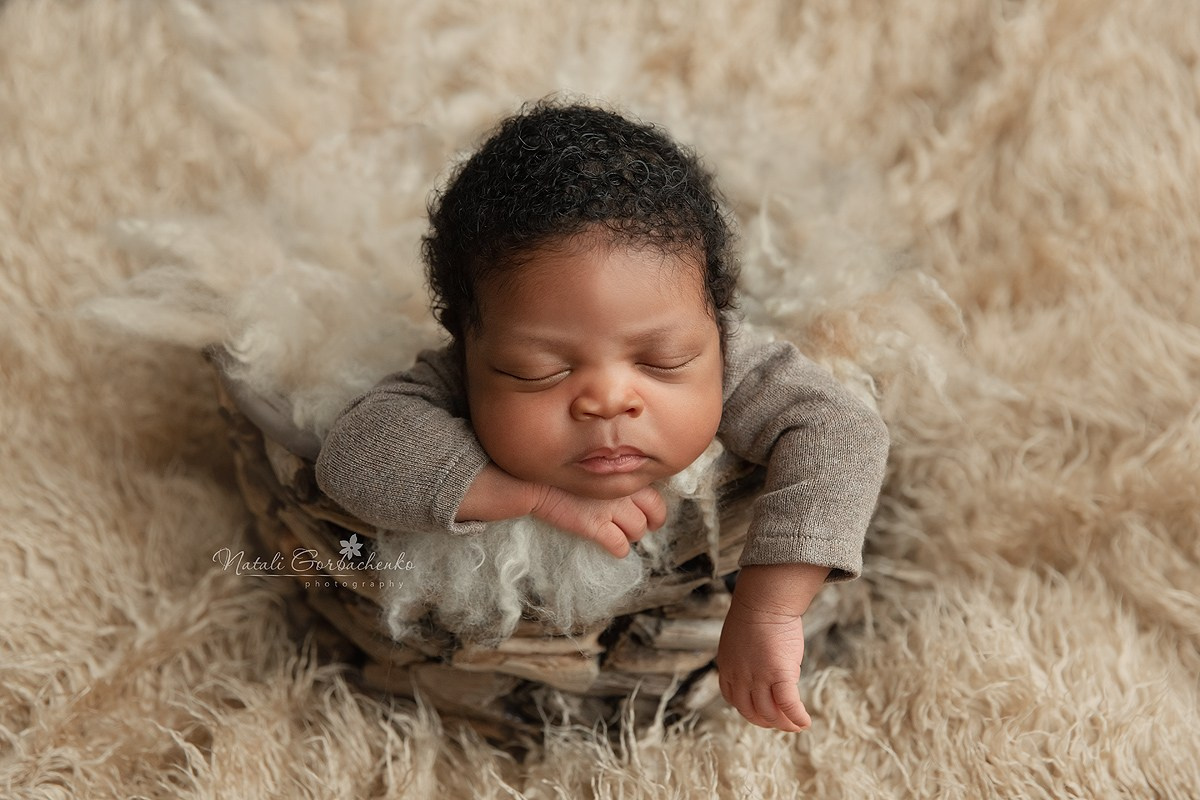 Новонароджені малюки. Дитячий, сімейний, а також newborn фотограф і викладач у Києві Наталія
