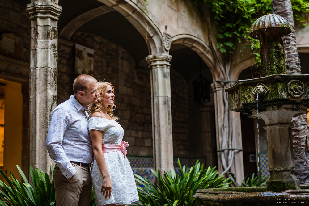 Нежная фотосессия в Барселоне. Фотограф в Барселоне Испании Маслик Юлия