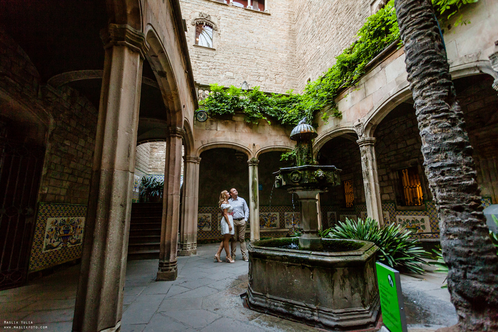 Нежная фотосессия в Барселоне. Фотограф в Барселоне Испании Маслик Юлия