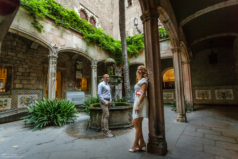 Нежная фотосессия в Барселоне. Фотограф в Барселоне Испании Маслик Юлия