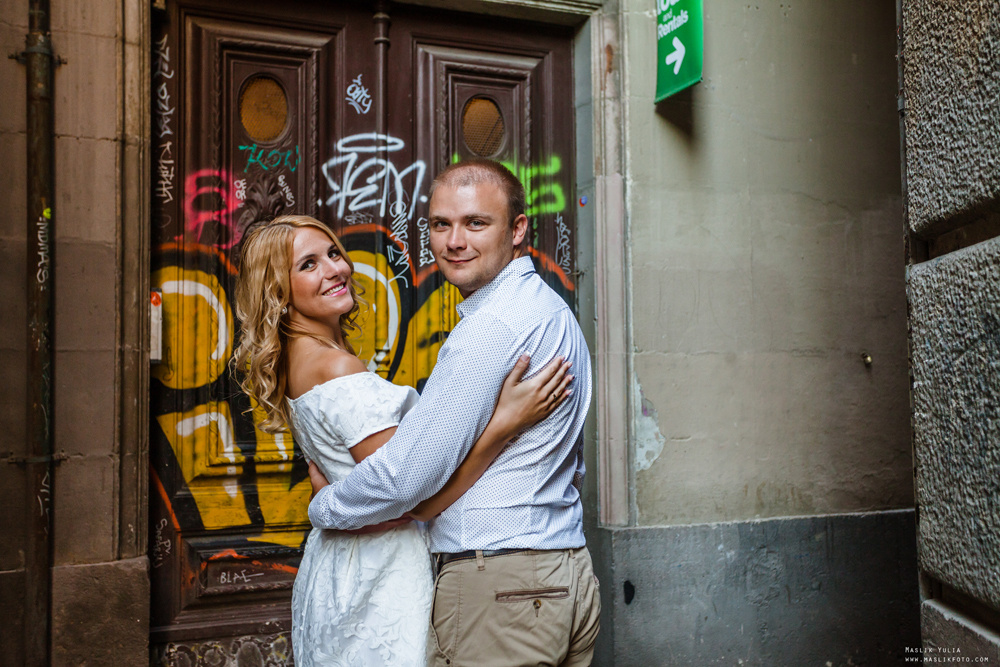 Нежная фотосессия в Барселоне. Фотограф в Барселоне Испании Маслик Юлия